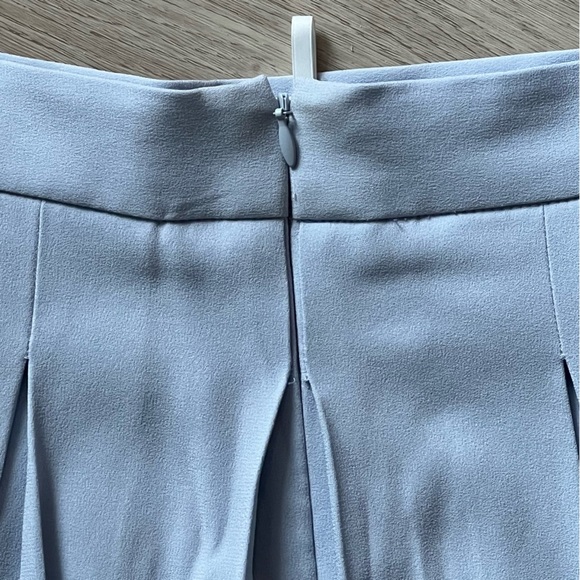 Aritzia Babaton Savoy Pleated Skirt Size 4 Light Blue - Picture 6 of 8